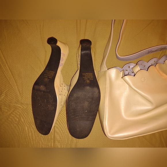 Women's Matching Purse and short heels shoes - Picture 2 of 7